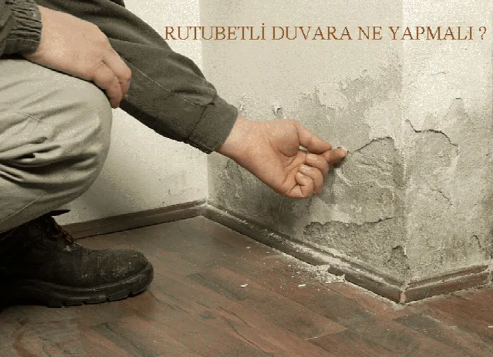 Rutubetli iç duvarın elle kontrol edilmesi
